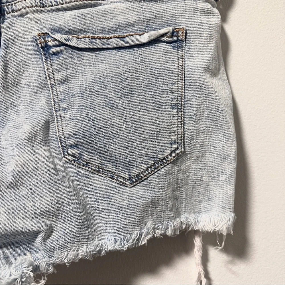 Old Navy Boyfriend Denim Shorts Distressed Cutoffs Light Wash Women’s Size 10